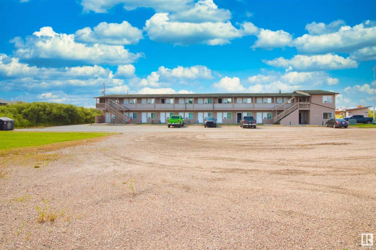 Kings Court Motel Cold Lake Exterior foto