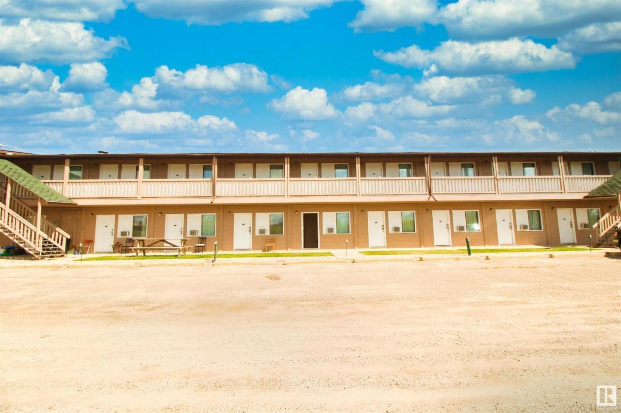 Kings Court Motel Cold Lake Exterior foto
